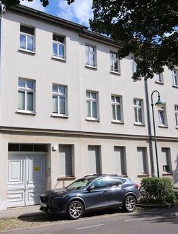 Altbaucharme pur: Lichtdurchflutete Wohnung mit eigenem Gartenplatz - Bernau (Berlin)