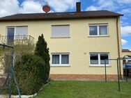 Freistehendes Zweifamilienhaus in Langenzenn mit Garten / Bauland / Provisionsfrei - Langenzenn