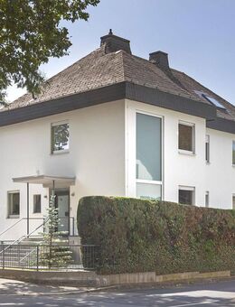 Geräumiges, vollständig renoviertes 6-Raum-Einfamilienhaus - Bad Homburg (Höhe)