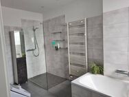 Mit dem Aufzug in die Penthouse-Wohnung (198qm) und Dachterrasse (78qm) im Herzen von Wuppertal - Wuppertal
