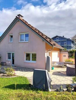 Sehr gepflegtes Wohnhaus mit Garage und Garten in ruhiger Wohnlage - Sasbach (Kaiserstuhl)
