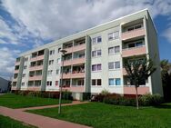 Dreiraumwohnung mit Balkon und Stellplatz vor der Tür - Eisleben (Lutherstadt)