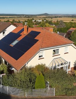 Großzügiges Einfamilienhaus mit Fernblick, PV-Anlage & Kachelofen in Langgöns - Langgöns