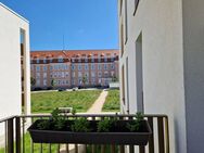 Großzügige 2-Zi.-Wohnung mit Einbauküche, Loggia, Tiefgarage, Außenstellplatz - Villingen-Schwenningen