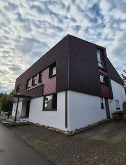Einfamilienhaus mit wunderschönem großem Grundstück und 2 Einliegerwohnungen - Besigheim