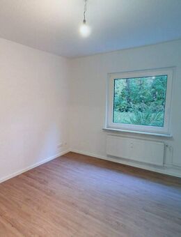 **Frisch saniert: Helle 2-Zimmer-Erdgeschosswohnung mit Tageslichtbad** - Ratzeburg