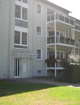 Attraktiv! Teilrenovierte 3 Zimmer-Wohnung mit Dusche - Herten