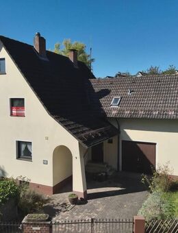 Großzügiges Einfamilienhaus mit Garten und Garage am Fuß des Roten Hügels, Bayreuth! Sofort frei! - Bayreuth