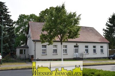 - Erbbaurecht - Doppelhaus mit Teilkeller und viel Platz für gemütliches Landleben !