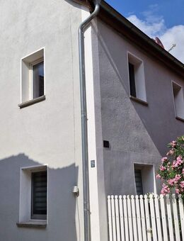 Wohnhaus (C) an der historischen Stadtmauer mit Garten & Stellplätzen - Spalt