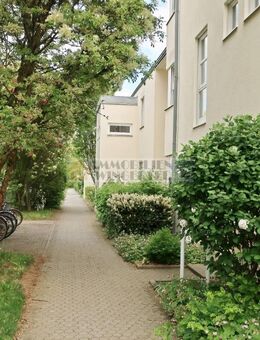 Bestlage am Rennplatz : 2,5 Zimmer-Galerie-Wohnung inkl. TG-Stellplatz - Regensburg