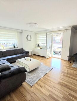 Stilvoll wohnen - großzügige 4-Zimmer-Wohnung mit Balkon, Aufzug und Garagenplatz - Stuttgart