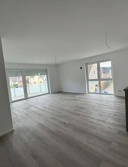 Wunderschöne 3,5 Zimmer Neubauwohnung mit Einbauküche Whg. 16 - Oberndorf (Neckar)
