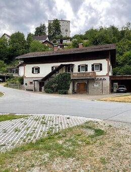 Vielseitige Immobilie mit ausbaufähigem Dachgeschoss, großzügiger Gewerbeeinheit & Gartenidylle ! - Saldenburg