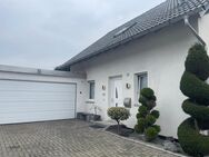 Freistehendes Einfamilienhaus mit Doppelgarage und überdachter Terrasse - Fröndenberg (Ruhr)