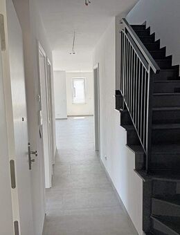 BIETERVERFAHREN! Moderne Maisonette Wohnung in Lorsch! Dachterrasse! Balkon! Stellplätze! ERSTBEZUG! - Lorsch (Karolingerstadt)