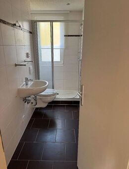 WBG - preiswerte 3 Zimmerwohnung mit Balkon u. Wohlfühlbad! - Brandenburg (Havel)