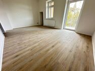 Alles NEU ! 1.OG mit Lift - Süd/West-Balkon - Bad mit Fenster/Wanne/Dusche u.v.m. - Chemnitz