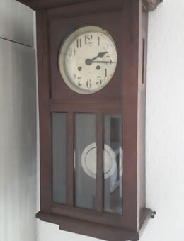 Wanduhr, Kommode,--Sekretär, - Sitzauflagen.-Muschellampe---Bierreklame, Zinkeimer, F. Kopf, - Telgte