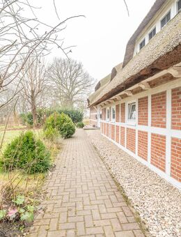 Vielseitige Nutzung: Fachwerkhaus mit vier Wohneinheiten und großem Grundstück - Ideal für Mehrgenerationenwohnen oder Kapitalanlage! - Hemmoor