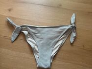 H&M Bikini Hose 38 weiß hellblau gestreift gebraucht - Recklinghausen