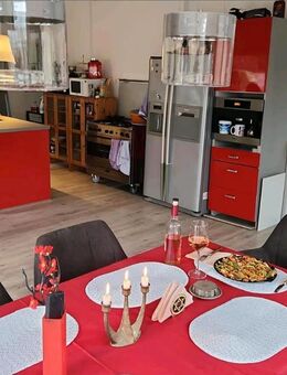 Großes Einfamilienhaus mit neuem Anbau, Wärmepumpe & ca. 1.900 m² Grundstück in Pracht - Pracht