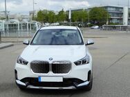 BMW iX1 edrive20 xLine HJW von WA - Landau (Isar) Zentrum