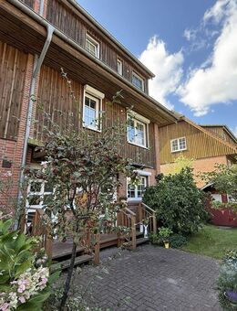 Wohnen auf mehreren Ebenen - Maisonettewohnung mit Balkon & Carport - Elmshorn