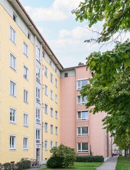Komplett saniert: Traumhafte 3-Zi.-Eigentumswohnung mit Loggia, Garage und Garten - Regensburg