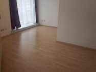 Helles, teilmöbliertes Apartment mit Balkon (24 qm) in Uni- und Stadtzentrum-Nähe mit eigener Küche und Badezimmer. - Bochum