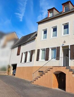 Sanierungsbedürftiges Forsthaus mit Garage und schönem Außenbereich - Alf