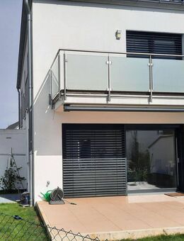 MODERNE DHH - ZENTRAL und RUHIG - Altdorf (Bayern)