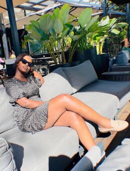 Sportliche, humorvolle und liebevolle Frau (41) aus Neu-Ulm sucht einen Mann ( 35-45) - Neu Ulm