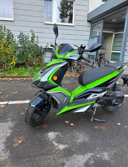 Mofaroller - Berlin Mitte