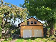 In ruhiger Randlage - Vielseitiges Ein- oder Zweifamilienhaus mit Garten und Garage - Weiden (Oberpfalz)