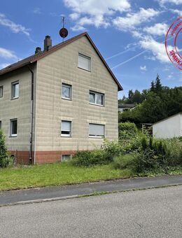 Zweifamilienwohnhaus mit großem Grundstück - Wertheim