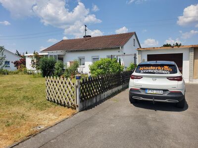 Einfamilienhaus in Untermeitingen mit großem Grundstück zum Kauf.
