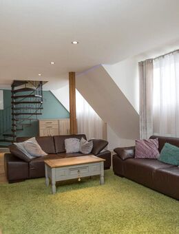 EINMALIG: Loft-Maisonette-Wohnung mit Hobbyraum/Spielzimmer in S-Bahnnähe! - Kirchheim (Teck)