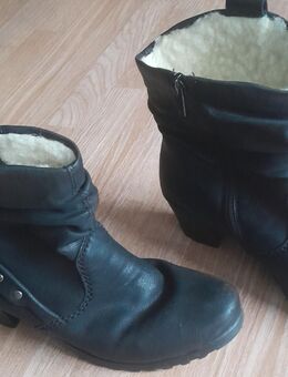 schwarze gefütterte Stiefeletten Gr. 37 von Rieker - Gaggenau