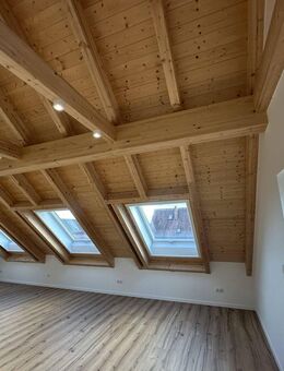 REDUCED ! Ohne Provision ! 3 Zimmer DG Wohnung+ Erstbezug + Lift + Garage + Keller ++++ - Höchstadt (Aisch)
