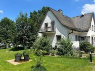 Stilvolles Wohnen auf parrkähnlichem Grundstück und Ertrag aus Vermietung von Ferienimmobilien - Ortenberg (Hessen)