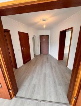 3-Zimmer Wohnung in Bothfeld im 2. OG mit Lift und Balkon und Schwimmbadnutzung - Hannover