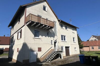 Großes Wohnhaus mit Werkstatt und XL-Garage in Hausen ob Verena