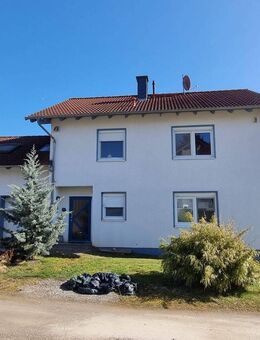 Hünstetten-Beuerbach: Freistehende Immobilie mit Doppelgarage und Garten - Hünstetten