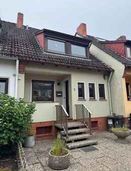 3 Zimmer Reihenmittelhaus mit Vollkeller, Wintergarten mit Garage - Bremen
