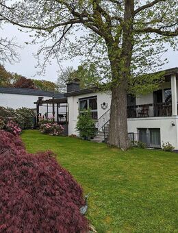 **Ihr neues Zuhause! - Einfamilienhaus mit Einliegerwohnung in ruhiger Lage** - Glashütten (Hessen)