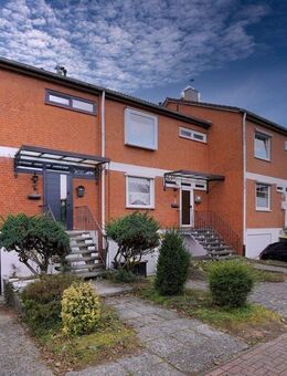 Gemütliches Reihenmittelhaus in Garbsen mit Terrasse, Balkon und Garage wartet auf Verschönerung - Garbsen