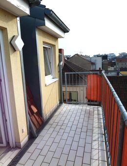 lichtdurchflutete DG-Wohnung mit Westbalkon - Mannheim