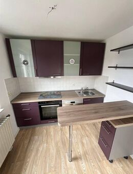 charmante 3-Zimmer-Wohnung mit Balkon und Einbauküche im Zentrum - Plauen