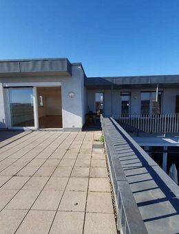 Viel Licht, toller Ausblick und großem Freibereich im Scharnhauser Park - Ostfildern